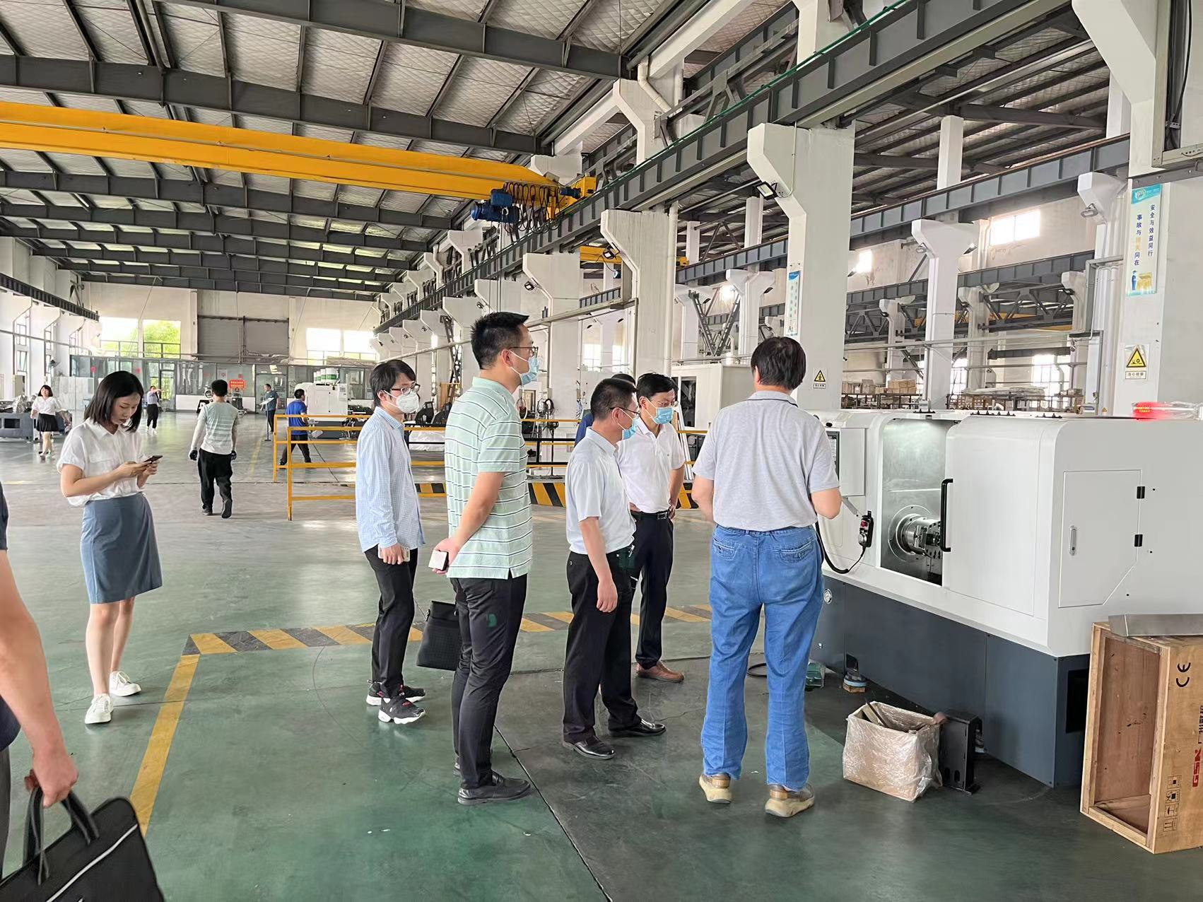 區政府領導來我司參觀考察，深入溝通交流